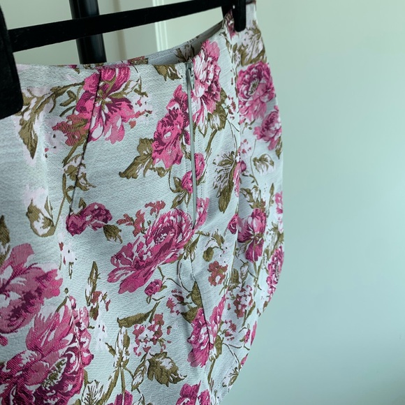 NWT Floral Two Piece Set - Picture 9 of 9